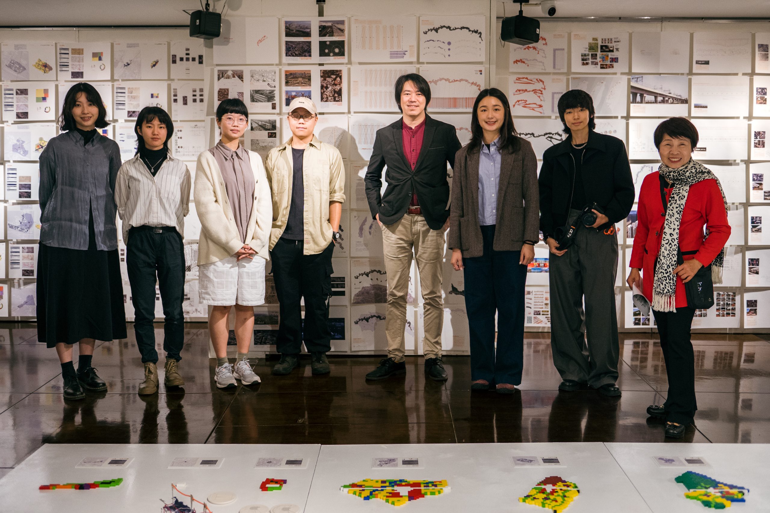 Tien Ling  We All LiveIn A Spatial Database _01